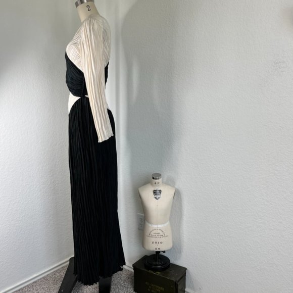 Mary McFadden Brook Shields Color Block Pleated Panel Floor Length Evening Gown - Picture 7 of 13